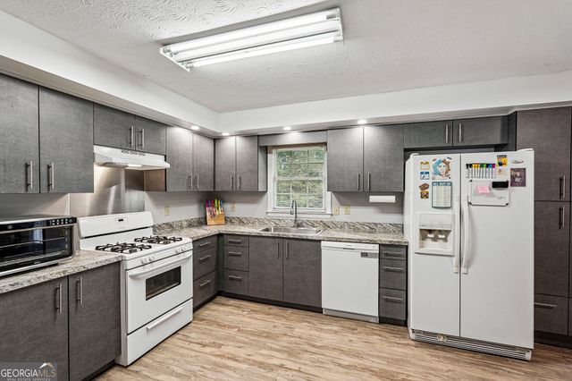 52 Aspen Lake Trace, Newnan, GA 30263