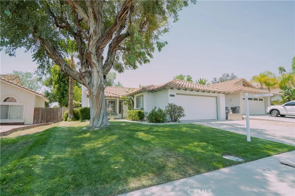 25205 Via Las Lomas, Murrieta, CA 92562
