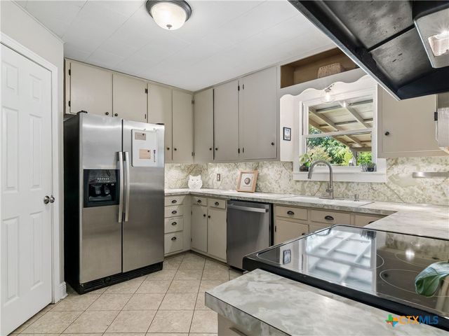 351 E North Street, New Braunfels, TX 78130