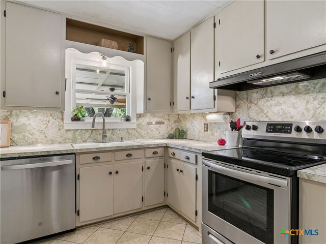 351 E North Street, New Braunfels, TX 78130