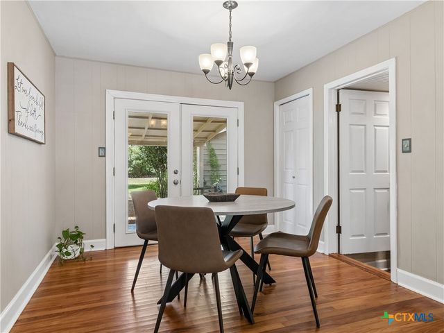 351 E North Street, New Braunfels, TX 78130