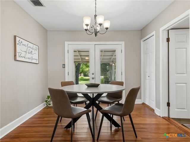 351 E North Street, New Braunfels, TX 78130
