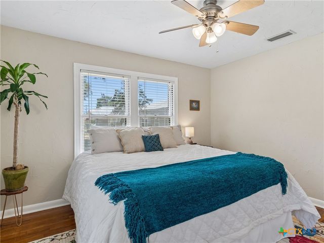 351 E North Street, New Braunfels, TX 78130