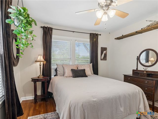 351 E North Street, New Braunfels, TX 78130