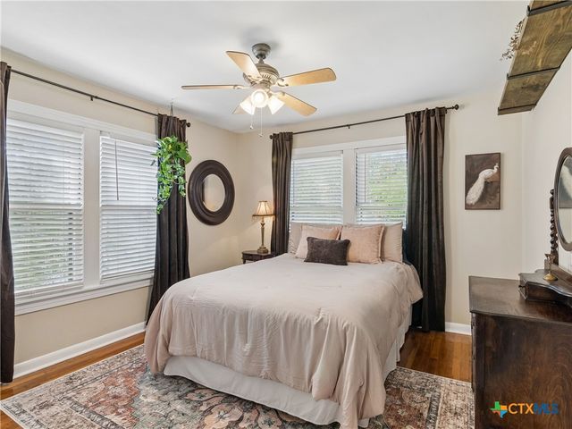 351 E North Street, New Braunfels, TX 78130