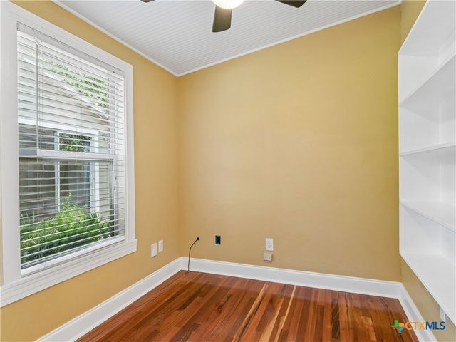 351 E North Street, New Braunfels, TX 78130