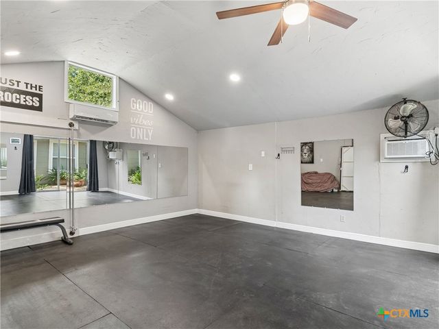 351 E North Street, New Braunfels, TX 78130