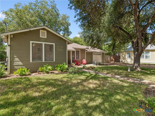 351 E North Street, New Braunfels, TX 78130