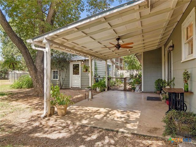351 E North Street, New Braunfels, TX 78130