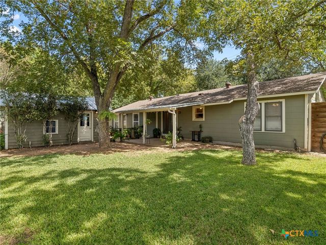 351 E North Street, New Braunfels, TX 78130