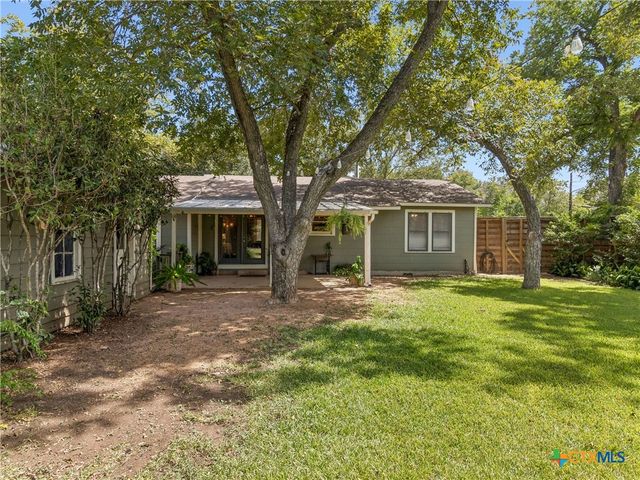 351 E North Street, New Braunfels, TX 78130