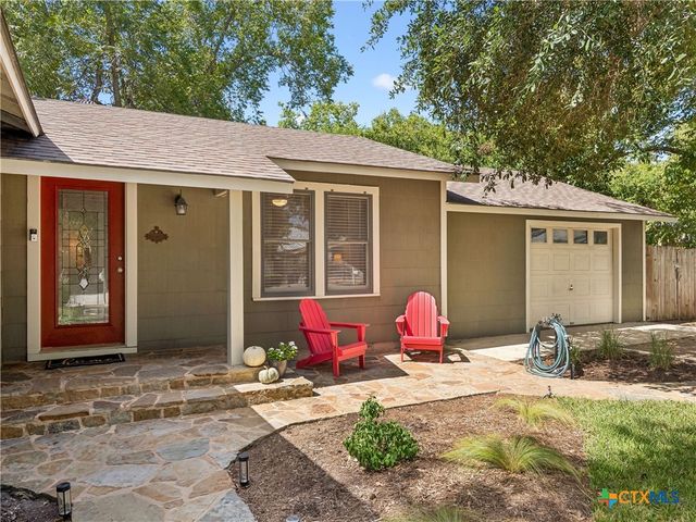 351 E North Street, New Braunfels, TX 78130