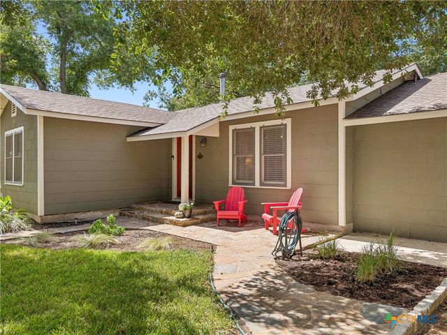 351 E North Street, New Braunfels, TX 78130