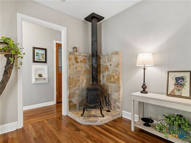 351 E North Street, New Braunfels, TX 78130