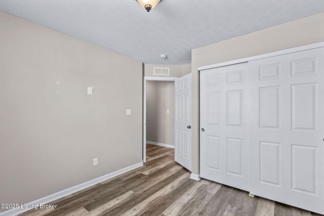 214 Garnette Ct, Mt Washington, KY 40047