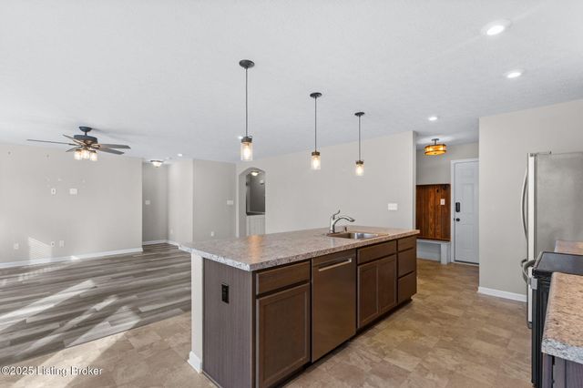 214 Garnette Ct, Mt Washington, KY 40047