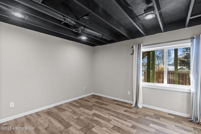 214 Garnette Ct, Mt Washington, KY 40047