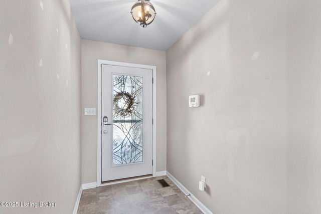 214 Garnette Ct, Mt Washington, KY 40047