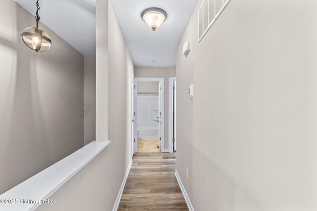 214 Garnette Ct, Mt Washington, KY 40047