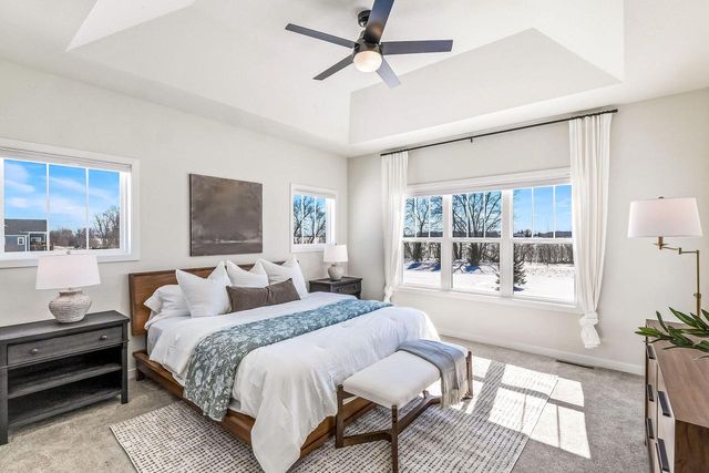 8955 W Highlander DRIVE, Mequon, WI 53097