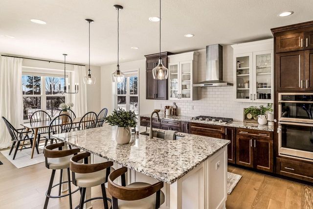 8955 W Highlander DRIVE, Mequon, WI 53097