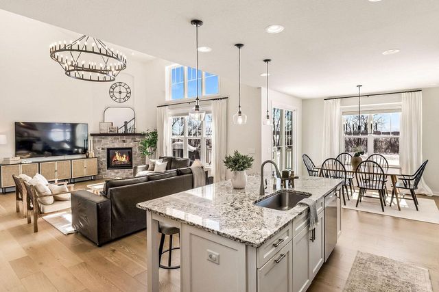 8955 W Highlander DRIVE, Mequon, WI 53097