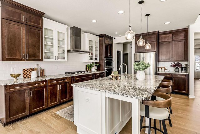 8955 W Highlander DRIVE, Mequon, WI 53097