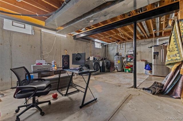 6795 Heyden Street, Dearborn Heights, MI 48127