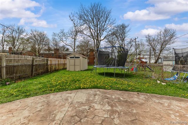 6795 Heyden Street, Dearborn Heights, MI 48127