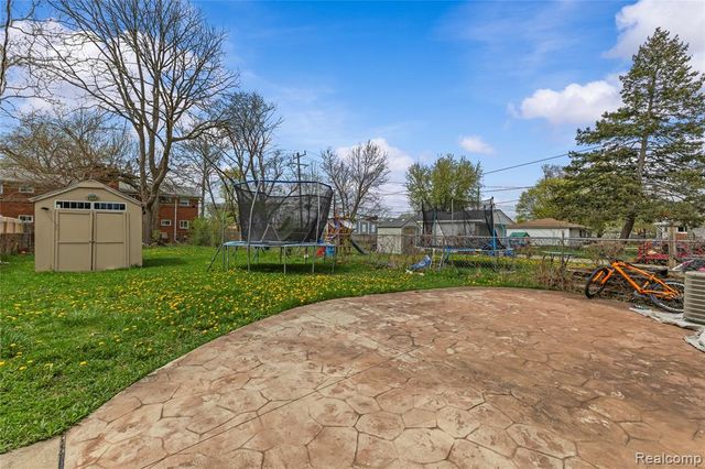 6795 Heyden Street, Dearborn Heights, MI 48127