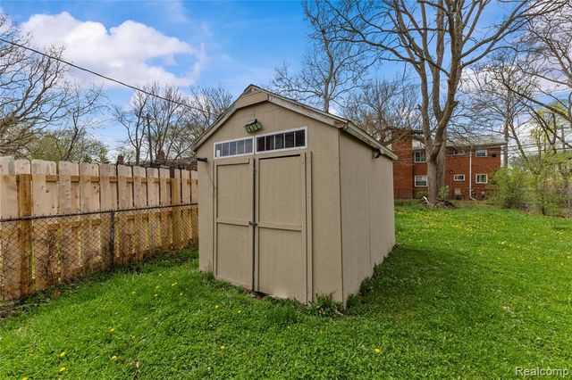 6795 Heyden Street, Dearborn Heights, MI 48127