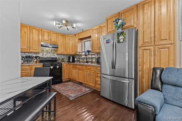 6795 Heyden Street, Dearborn Heights, MI 48127