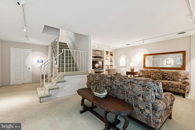 9409 PARK HUNT CT, Springfield, VA 22153