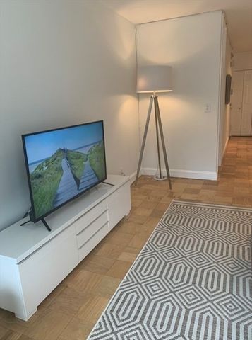 65 East India Row 10A, Boston, MA 02110