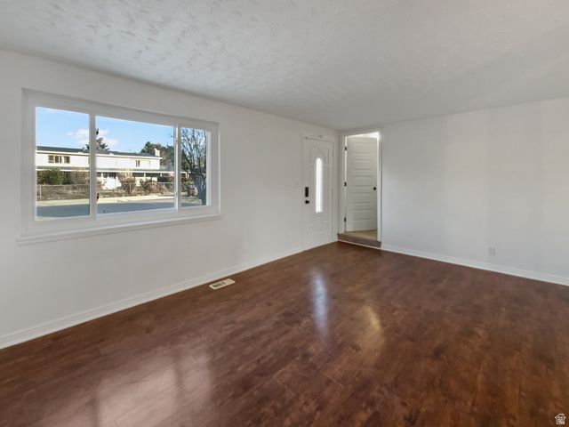 880 E CASA NEGRA AVE, Midvale, UT 84047