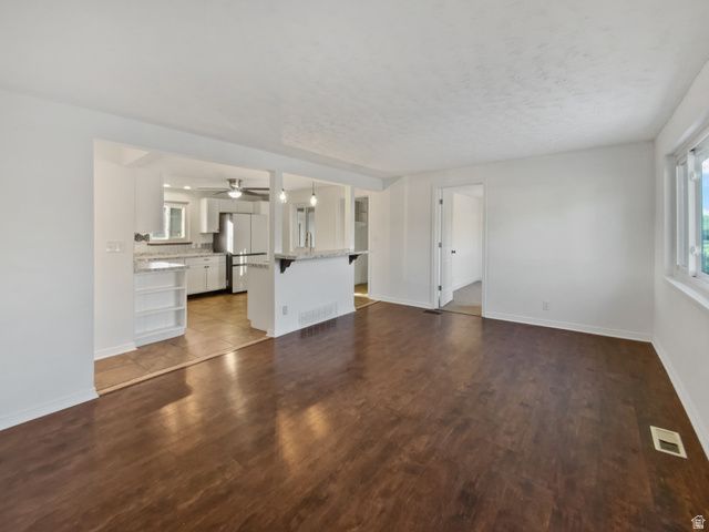 880 E CASA NEGRA AVE, Midvale, UT 84047