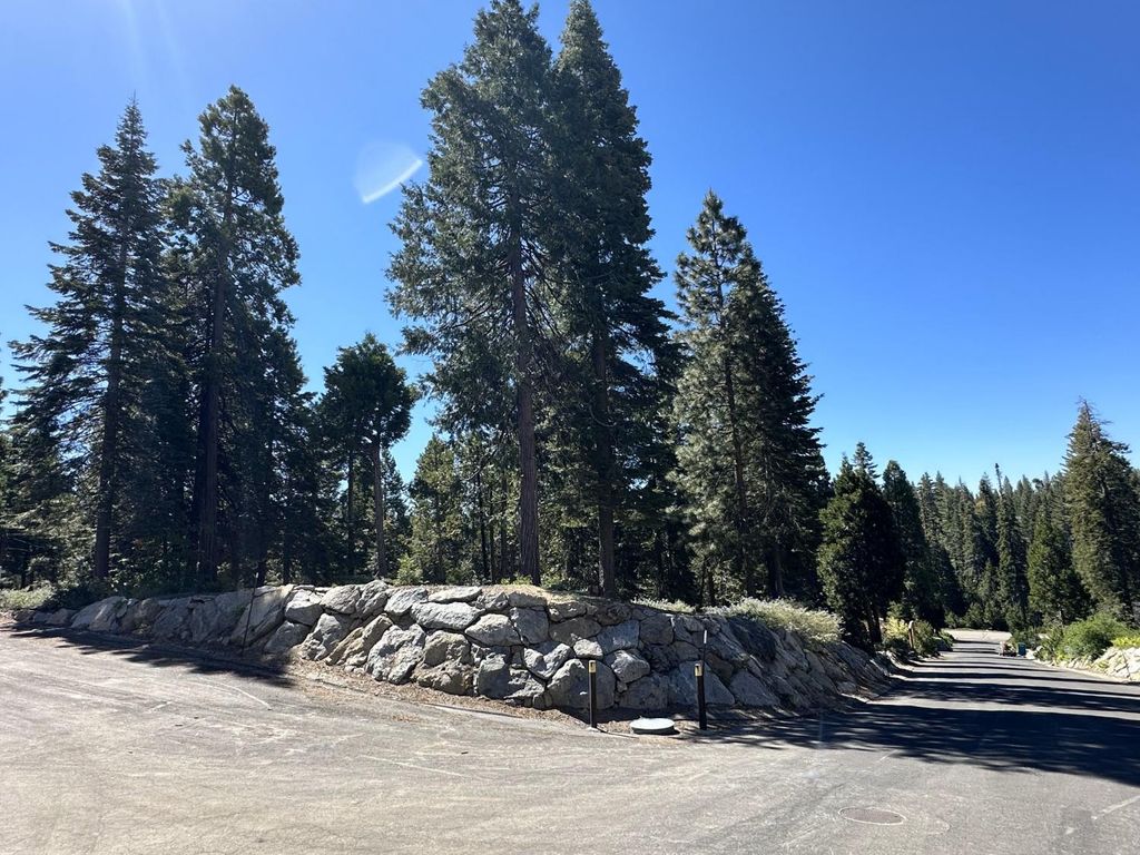 Image 1 of property listing at 42142 Opal Lane, Shaver Lake, CA 93664