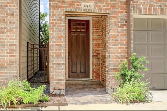 1040 W 26th Street B, Houston, TX 77008
