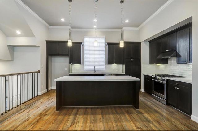 1040 W 26th Street B, Houston, TX 77008