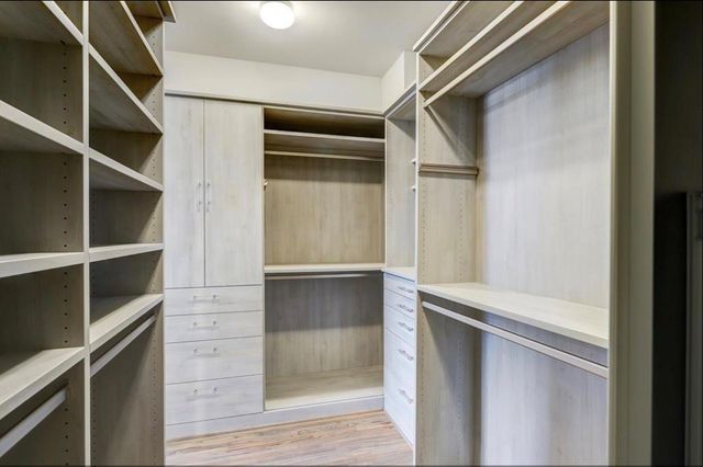 1040 W 26th Street B, Houston, TX 77008