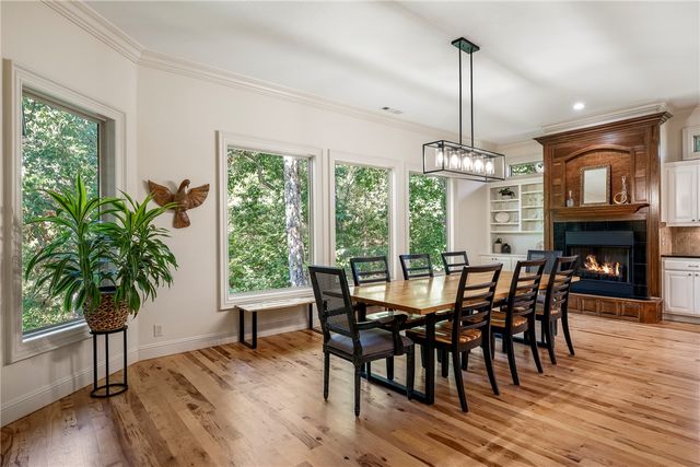 1302 NE Fairwinds Drive, Bentonville, AR 72712
