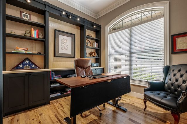 1302 NE Fairwinds Drive, Bentonville, AR 72712