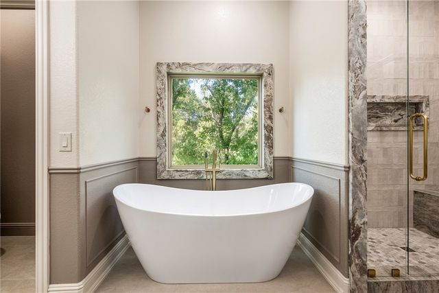 1302 NE Fairwinds Drive, Bentonville, AR 72712