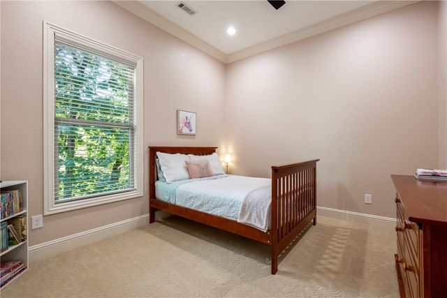 1302 NE Fairwinds Drive, Bentonville, AR 72712