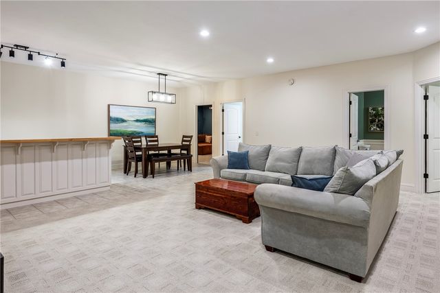 1302 NE Fairwinds Drive, Bentonville, AR 72712