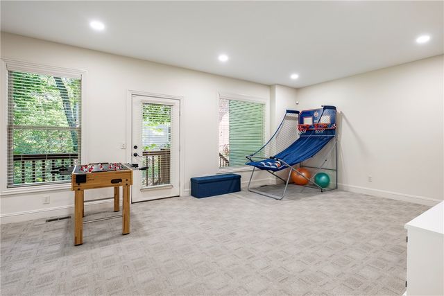 1302 NE Fairwinds Drive, Bentonville, AR 72712