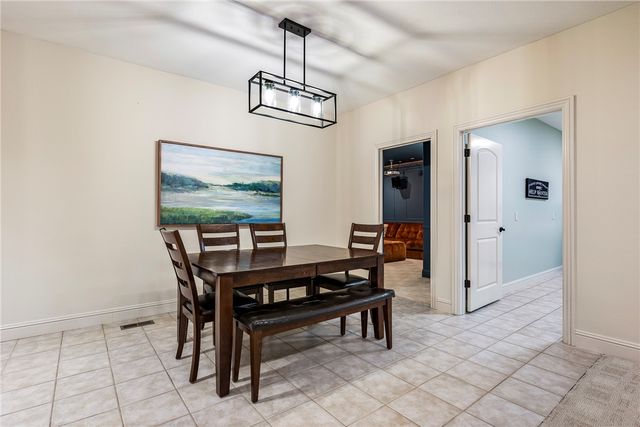 1302 NE Fairwinds Drive, Bentonville, AR 72712