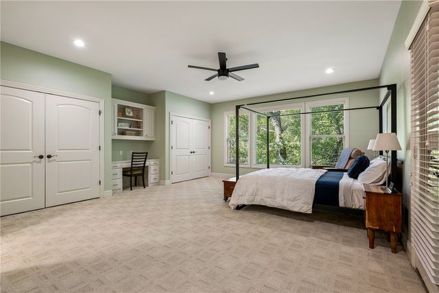 1302 NE Fairwinds Drive, Bentonville, AR 72712