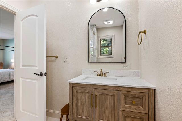 1302 NE Fairwinds Drive, Bentonville, AR 72712