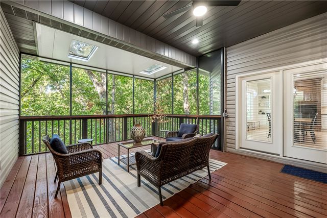 1302 NE Fairwinds Drive, Bentonville, AR 72712